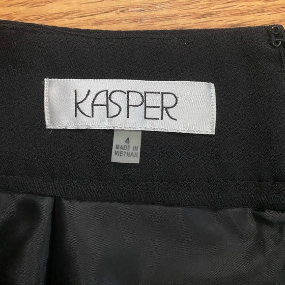 Kasper Skirt Women’s Sz 4 Black Lined Slit On Back Workwear Pencil Skirt NWT - Picture 2 of 10